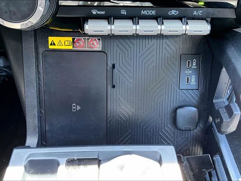 Certified 2025 Toyota Tacoma SR5 w/ SR5 Upgrade Package AWD/4WD image 17