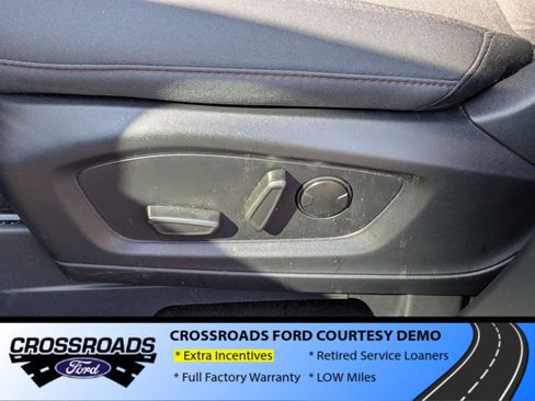 New 2025 Ford Explorer Active image 12