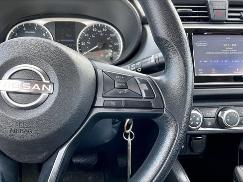 Used 2023 Nissan Versa S FWD image 11