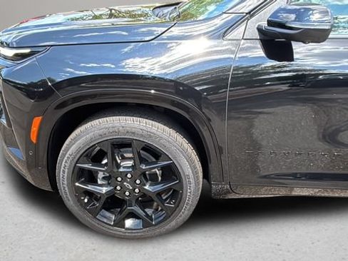 Used 2026 Chevrolet Traverse RS FWD image 40
