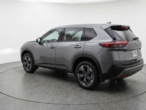 Used 2025 Nissan Rogue SV AWD/4WD image 6