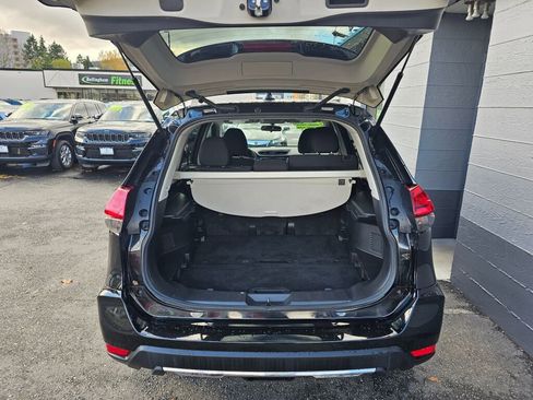 Used 2017 Nissan Rogue SV image 14