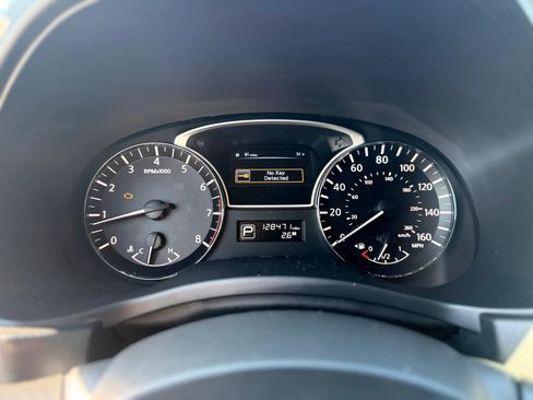 Used 2014 Nissan Pathfinder SV image 14