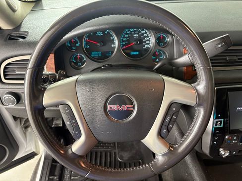 Used 2011 GMC Yukon SLE image 18