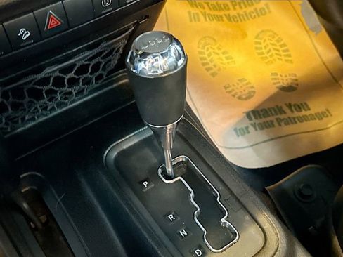 Used 2015 Jeep Wrangler Unlimited Rubicon w/ Connectivity Group image 18