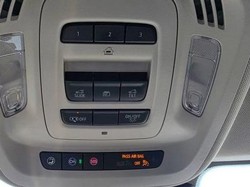 Used 2023 Buick Envision Avenir AWD/4WD image 28