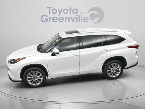 Used 2023 Toyota Highlander Limited image 4