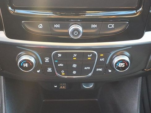 Certified 2020 Chevrolet Traverse LT w/ LT Premium Package image 11