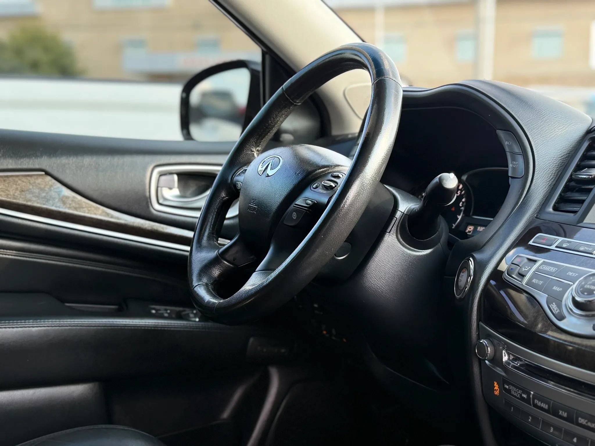 Used 2014 INFINITI QX60 Luxe w/ Premium Plus Package AWD/4WD image 42