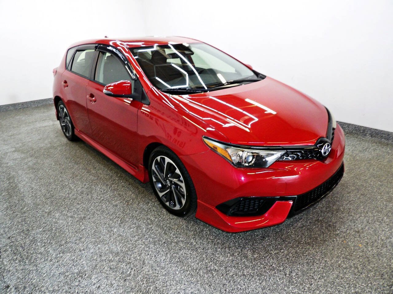 Used 2017 Toyota Corolla iM w/ All-Weather Mat Package FWD image 3