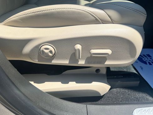 Used 2019 Buick Envision Essence AWD/4WD image 43