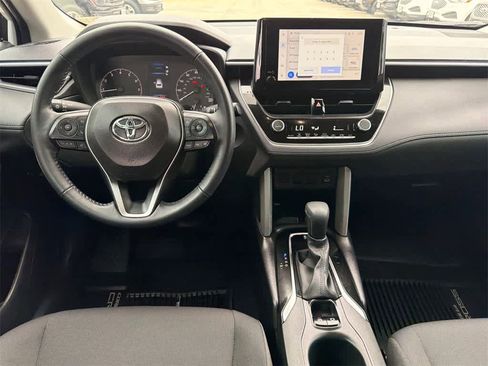 Used 2024 Toyota Corolla Cross LE image 19