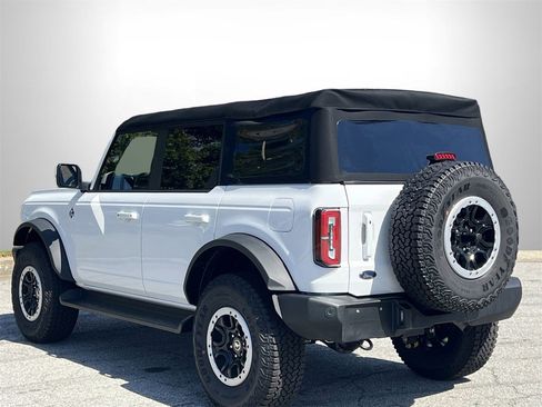 New 2025 Ford Bronco Outer Banks w/ Sasquatch Package image 25