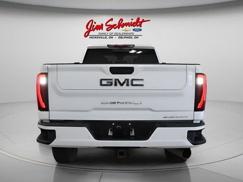Used 2024 GMC Sierra 3500 Denali Ultimate AWD/4WD image 5