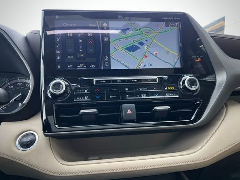 Used 2020 Toyota Highlander Limited image 49