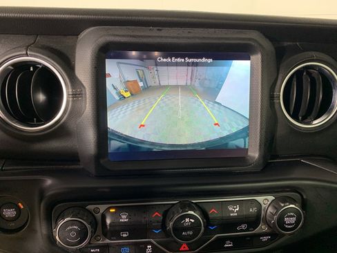 Used 2021 Jeep Wrangler Unlimited Sahara image 26