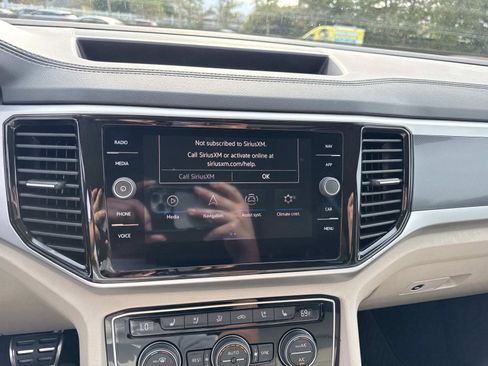 Used 2023 Volkswagen Atlas SEL Premium image 27