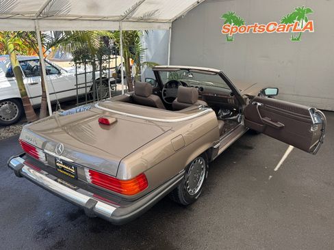 Used 1987 Mercedes-Benz 560 SL image 2