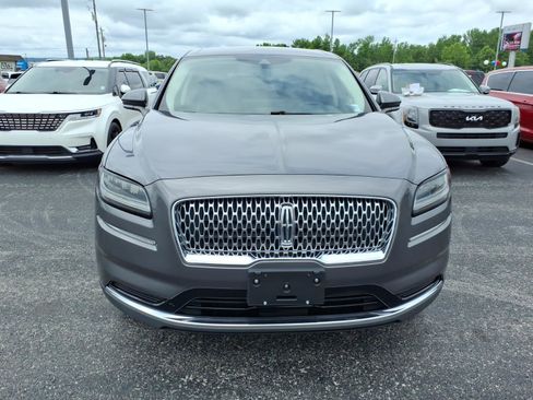 Used 2022 Lincoln Nautilus FWD w/ Premium Package image 2