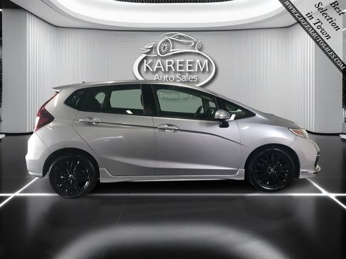 Used 2018 Honda Fit Sport image 4