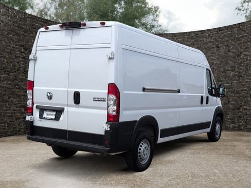 Used 2024 RAM ProMaster 2500 w/ Convenience Group FWD image 7