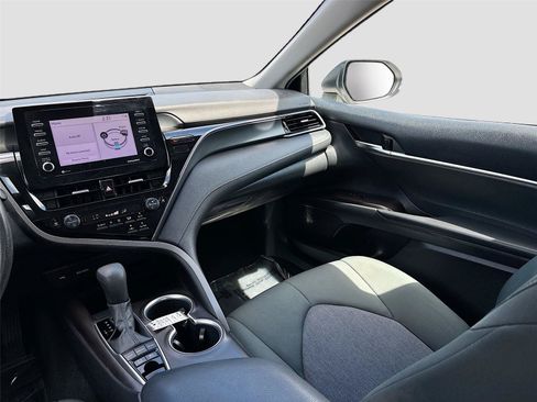 Used 2022 Toyota Camry LE FWD image 21