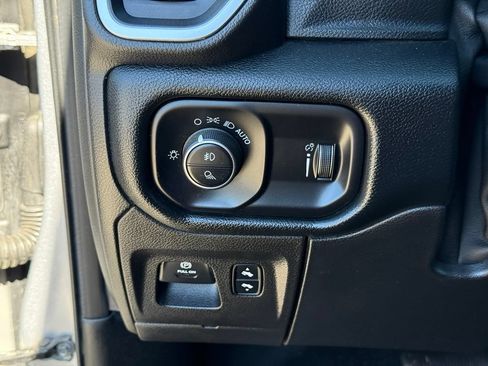 Used 2020 RAM 1500 Big Horn AWD/4WD image 18