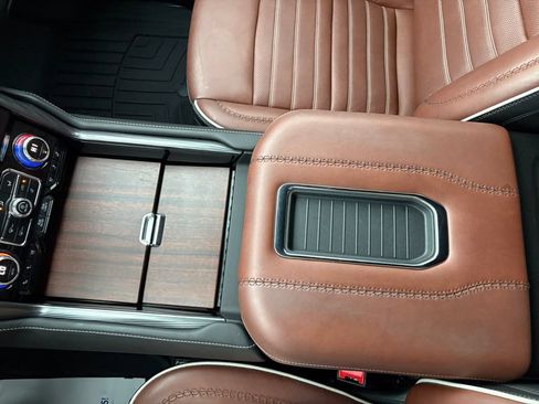 Used 2023 GMC Yukon Denali Ultimate AWD/4WD image 31