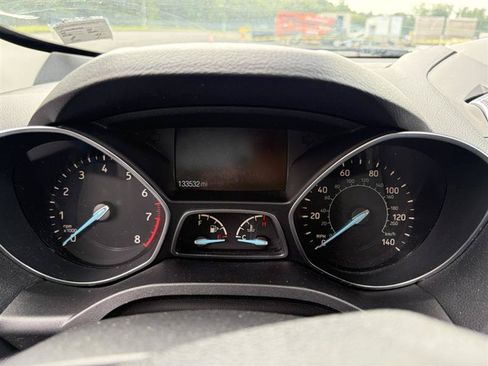 Used 2019 Ford Escape SE FWD image 19