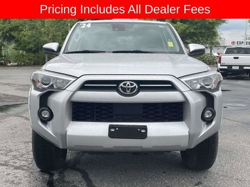 Used 2024 Toyota 4Runner SR5 AWD/4WD image 8
