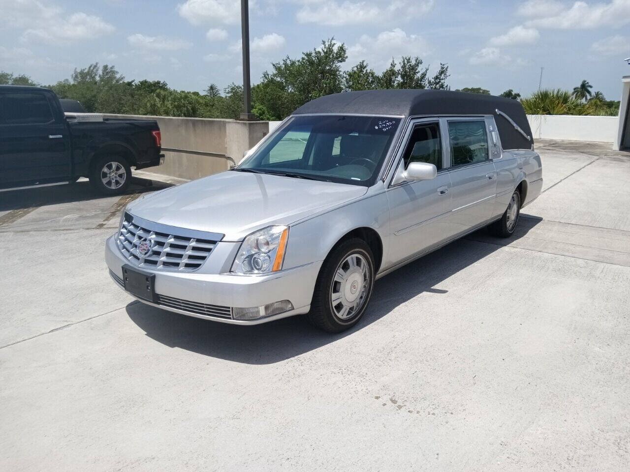 Used 2011 Cadillac DTS Hearse FWD image 1