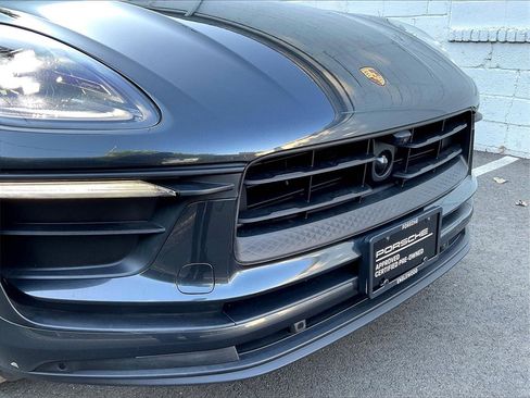 Certified 2025 Porsche Macan image 32