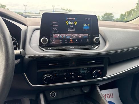 Used 2023 Nissan Rogue S AWD/4WD image 21