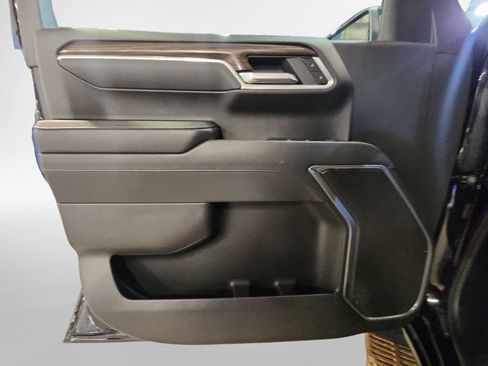 Certified 2025 Chevrolet Silverado 1500 RST w/ LPO, Dark Essentials Package AWD/4WD image 14