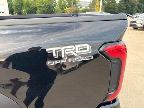 Used 2025 Toyota Tacoma TRD Off-Road AWD/4WD image 24