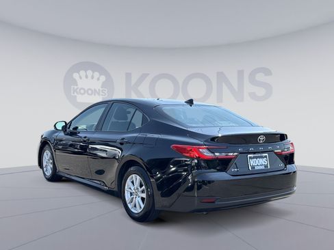 Used 2025 Toyota Camry LE FWD image 4
