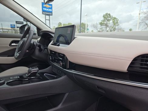 Used 2024 Nissan Rogue SL image 22