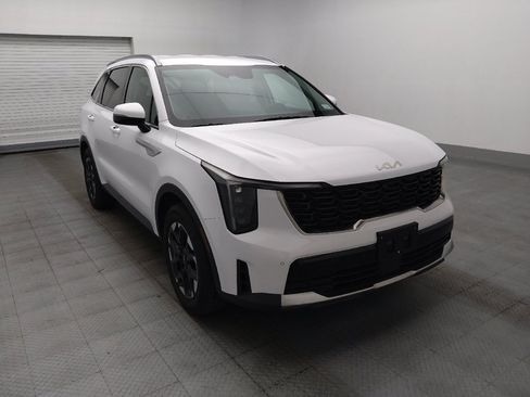 Used 2024 Kia Sorento S FWD image 13
