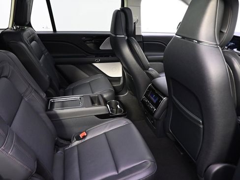New 2026 Lincoln Aviator Reserve image 18