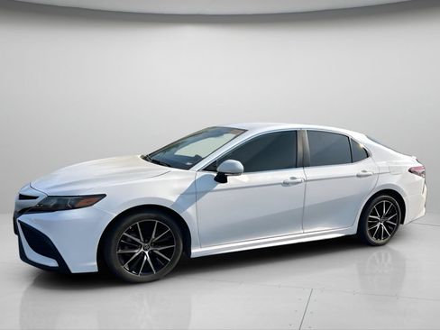 Used 2024 Toyota Camry SE FWD image 12