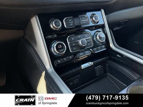 Used 2022 GMC Yukon Denali w/ Denali Premium Package AWD/4WD image 18