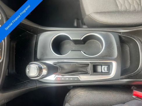 Used 2018 Chevrolet Equinox LT image 18