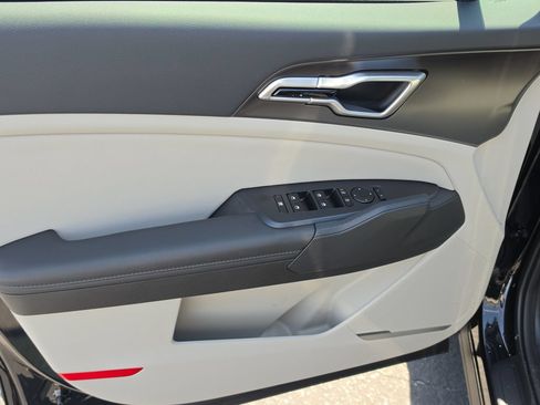 New 2026 Kia Sportage EX FWD image 18