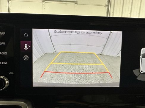 Used 2022 Kia Sorento EX image 22