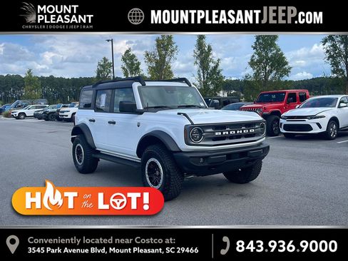 Used 2023 Ford Bronco Big Bend w/ Sasquatch Package AWD/4WD image 1
