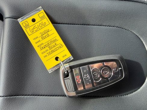 New 2026 Ford Expedition Platinum w/ Stealth Appearance Package image 36