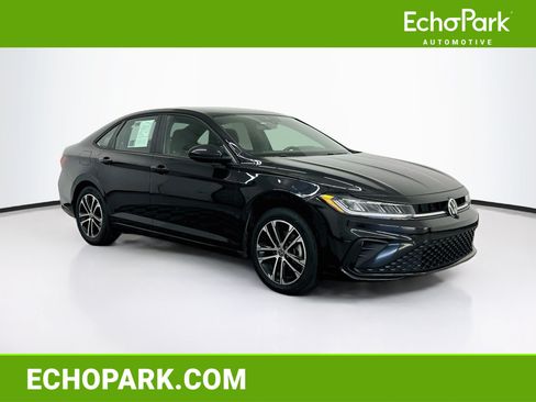Used 2025 Volkswagen Jetta Sport FWD image 1