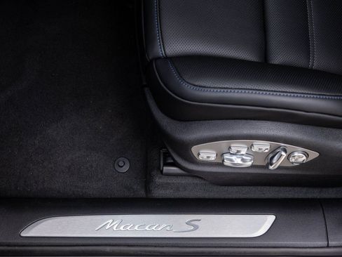 Certified 2026 Porsche Macan S AWD/4WD image 21