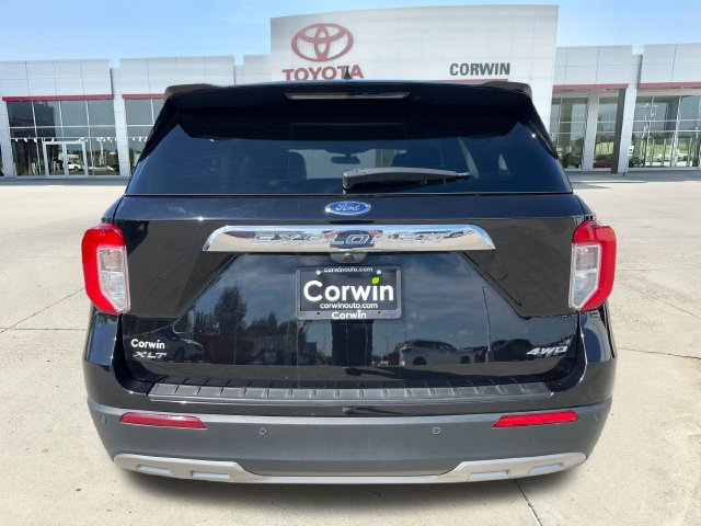 Used 2023 Ford Explorer XLT w/ Equipment Group 202A AWD/4WD image 4