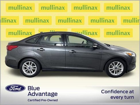 Certified 2017 Ford Focus SE image 2